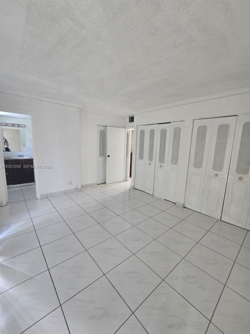 16909 N Bay Rd , Unit 321, Sunny Isles Beach, FL 33160 Photo