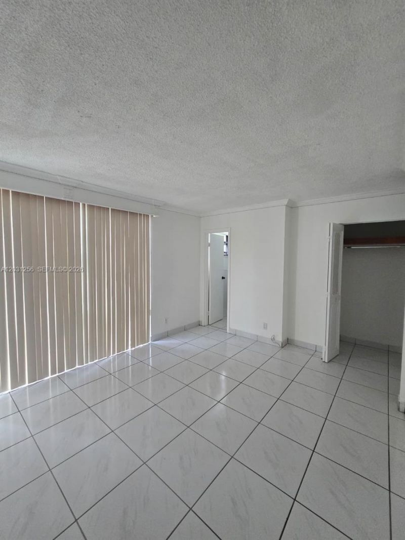 16909 N Bay Rd , Unit 321, Sunny Isles Beach, FL 33160 Photo