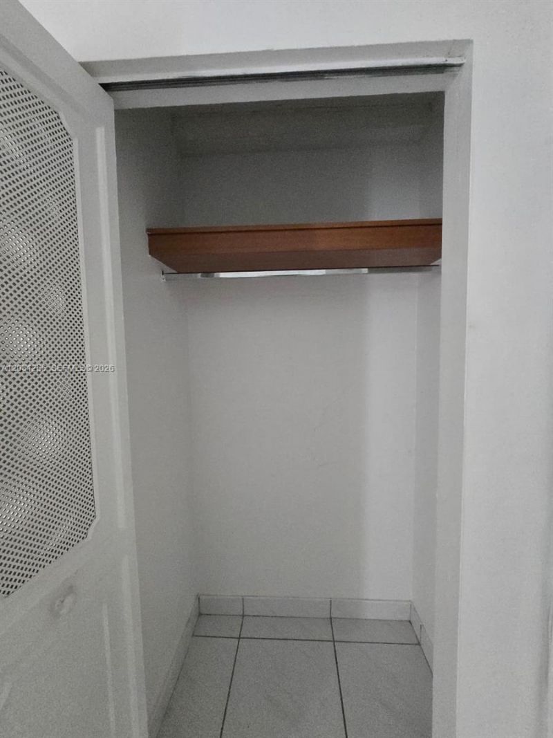 16909 N Bay Rd , Unit 321, Sunny Isles Beach, FL 33160 Photo