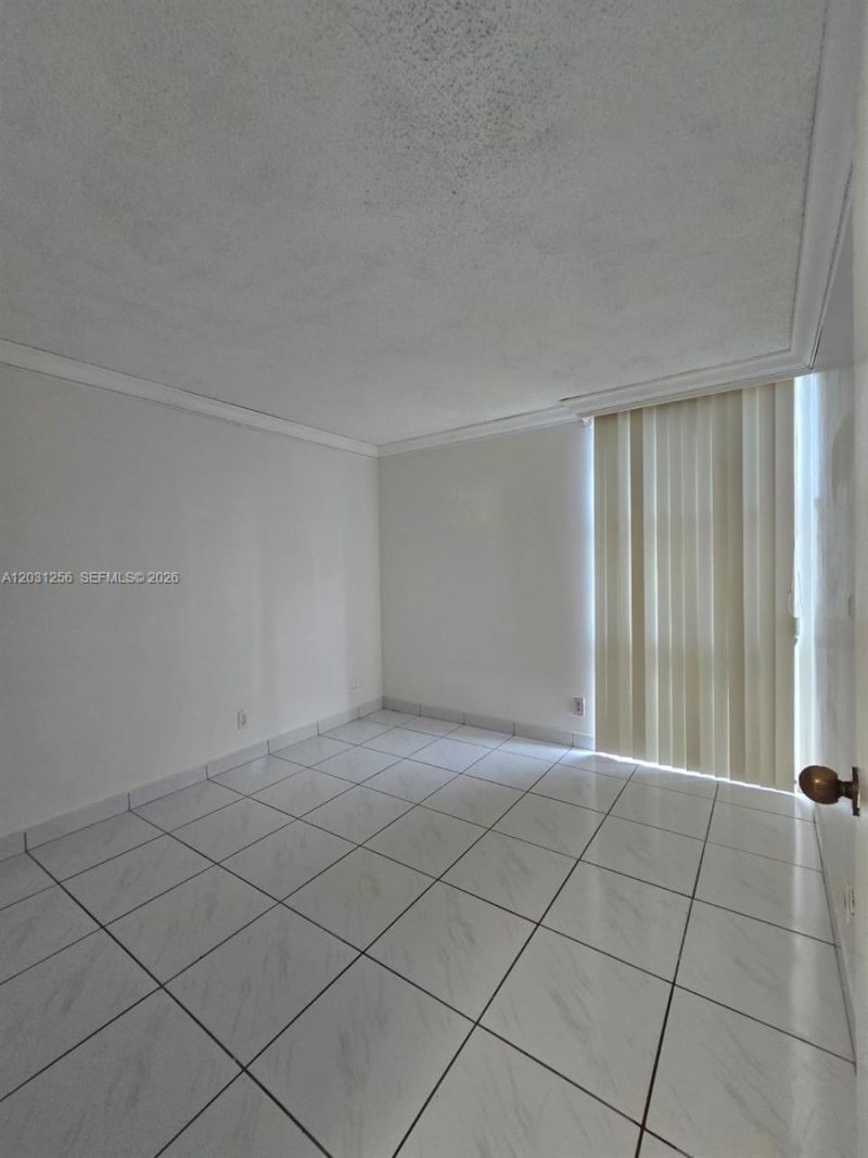 16909 N Bay Rd , Unit 321, Sunny Isles Beach, FL 33160 Photo