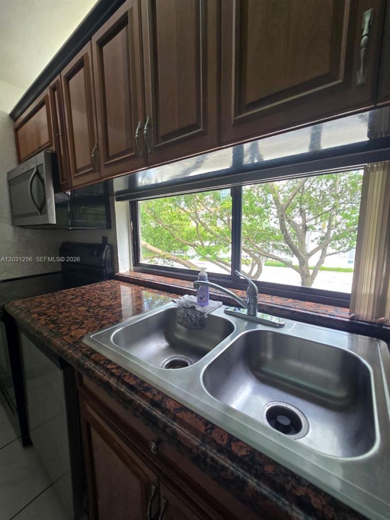 16909 N Bay Rd , Unit 321, Sunny Isles Beach, FL 33160 Photo