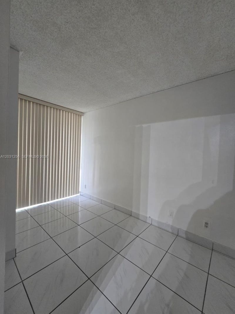 16909 N Bay Rd , Unit 321, Sunny Isles Beach, FL 33160 Photo