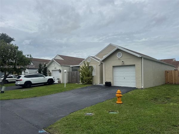 10049 SW 222nd St , Cutler Bay, FL 33190