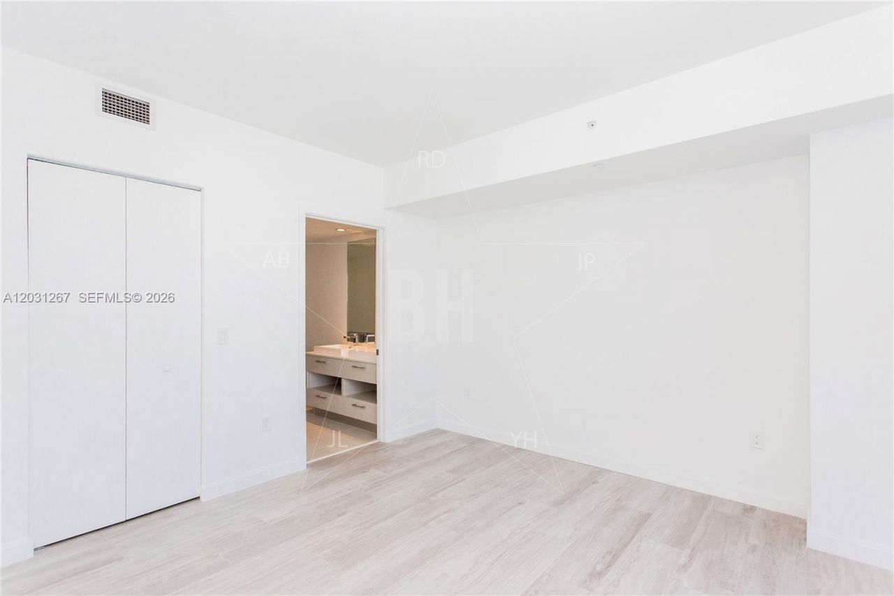 45 SW 9 Street , Unit 3806, Miami, FL 33130 Photo