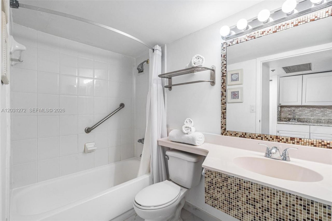 19201 Collins Ave, Unit 104, Sunny Isles Beach, FL 33160 Photo