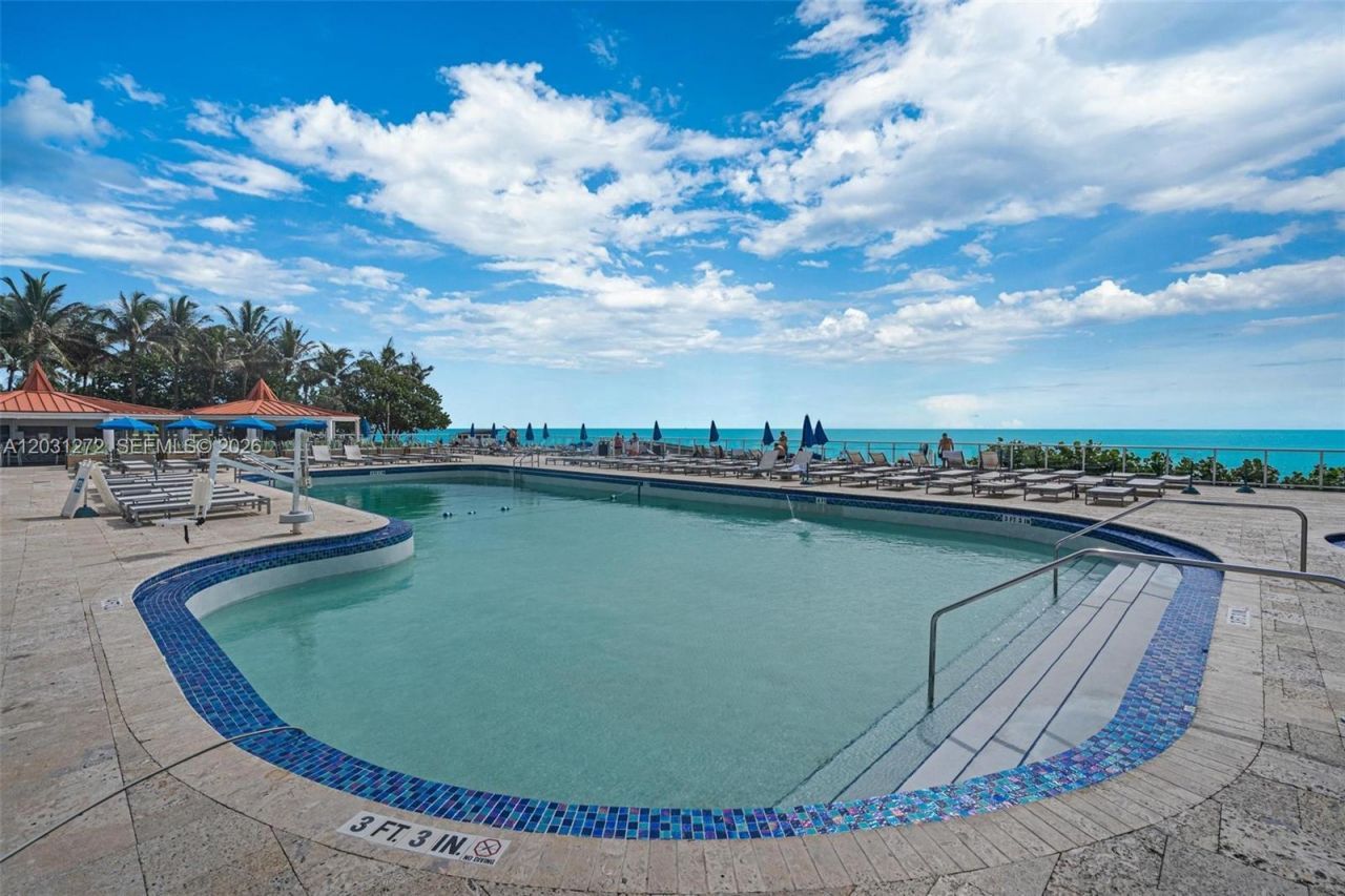 19201 Collins Ave, Unit 104, Sunny Isles Beach, FL 33160 Photo