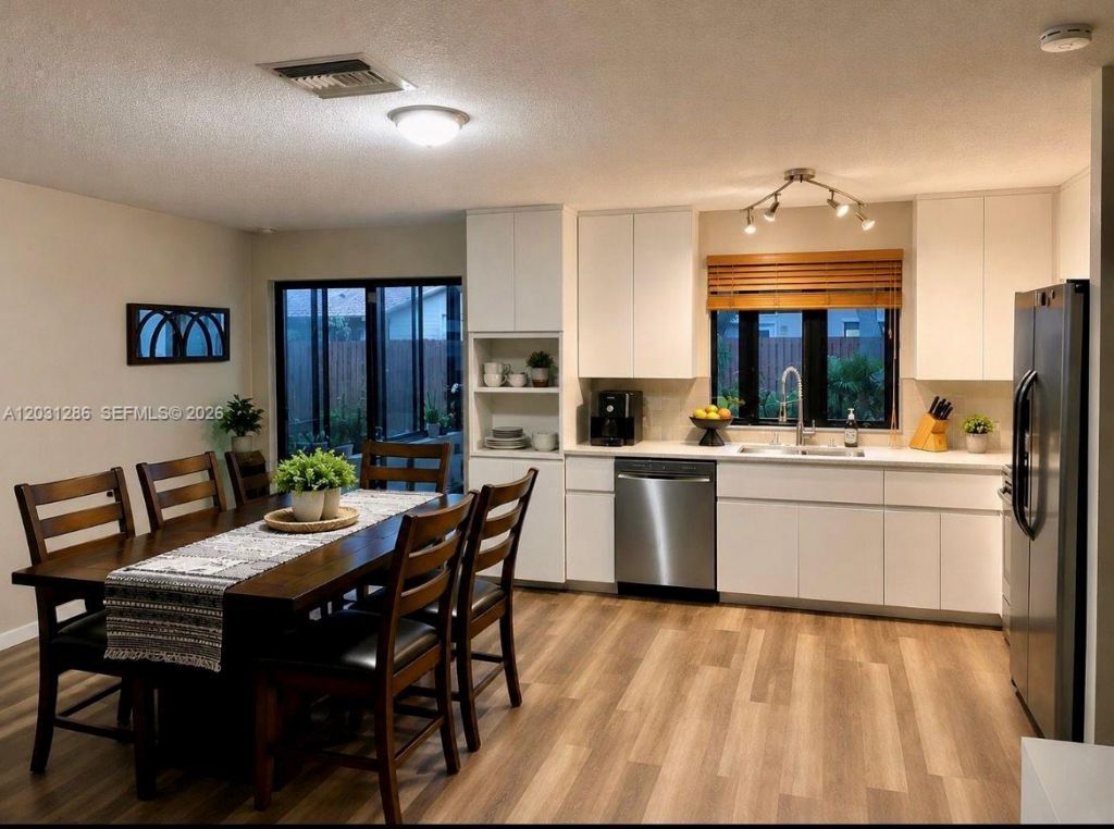 2182 Montpeliar , Weston, FL 33326 Photo