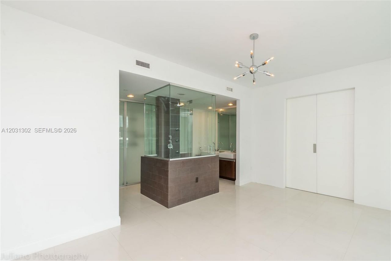 1040 Biscayne Blvd , Unit 1205, Miami, FL 33132 Photo