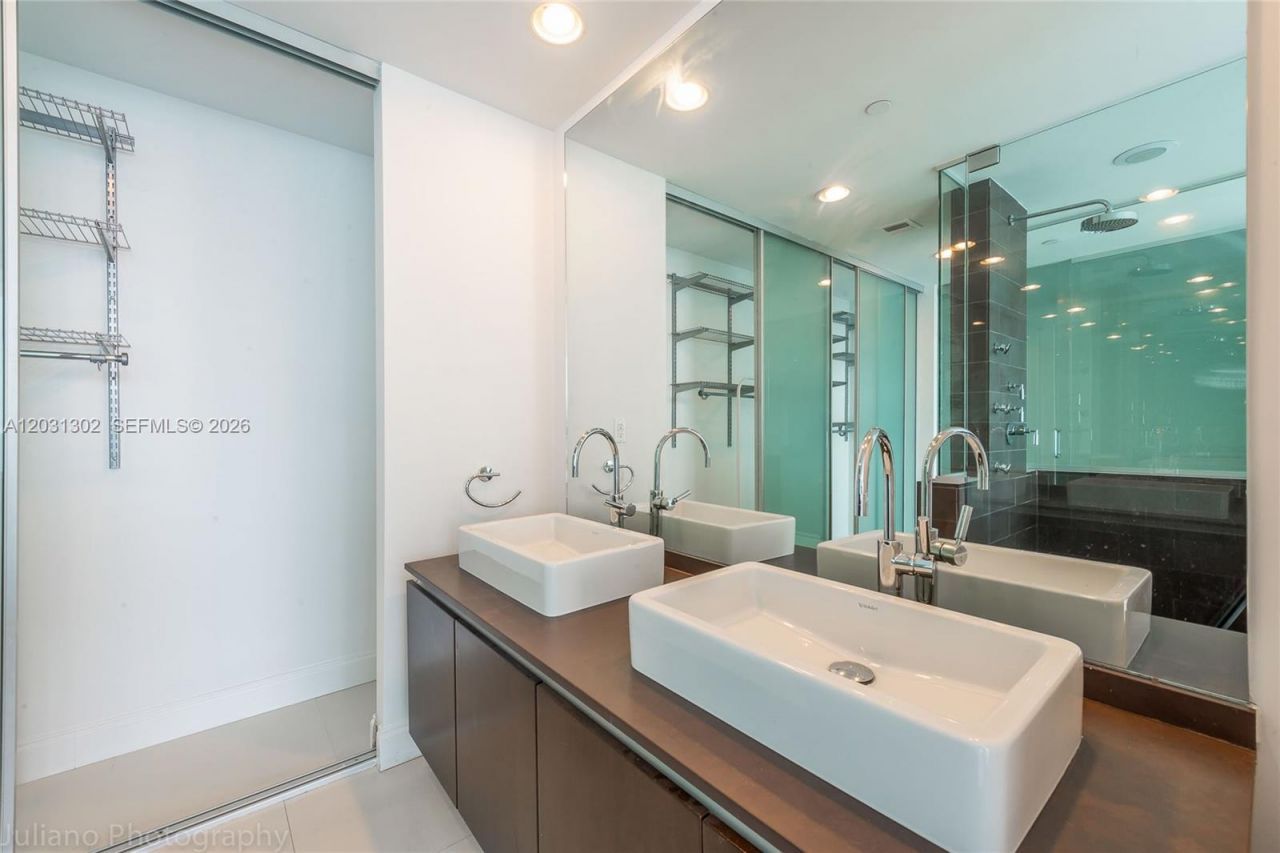 1040 Biscayne Blvd , Unit 1205, Miami, FL 33132 Photo