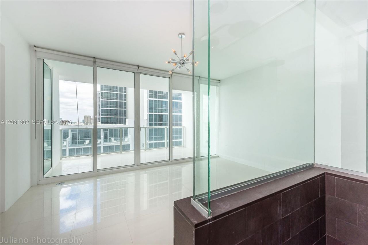 1040 Biscayne Blvd , Unit 1205, Miami, FL 33132 Photo