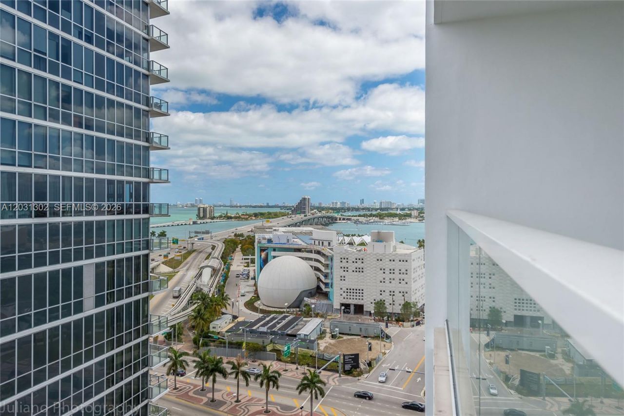 1040 Biscayne Blvd , Unit 1205, Miami, FL 33132 Photo