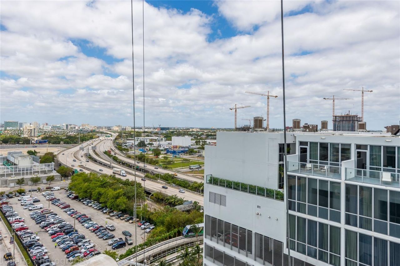 1040 Biscayne Blvd , Unit 1205, Miami, FL 33132 Photo