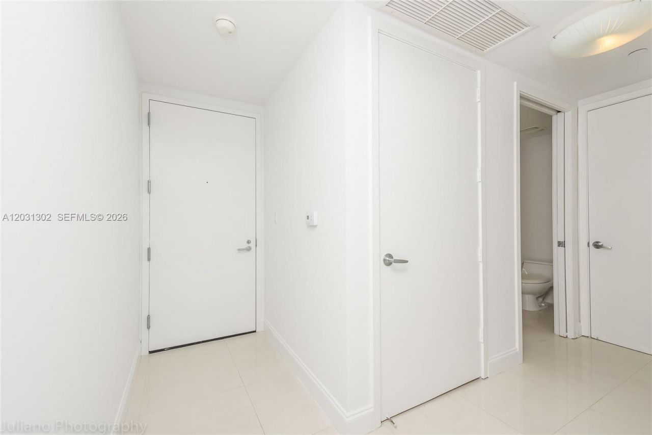 1040 Biscayne Blvd , Unit 1205, Miami, FL 33132 Photo