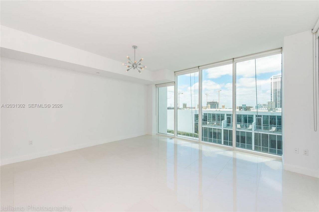 1040 Biscayne Blvd , Unit 1205, Miami, FL 33132 Photo