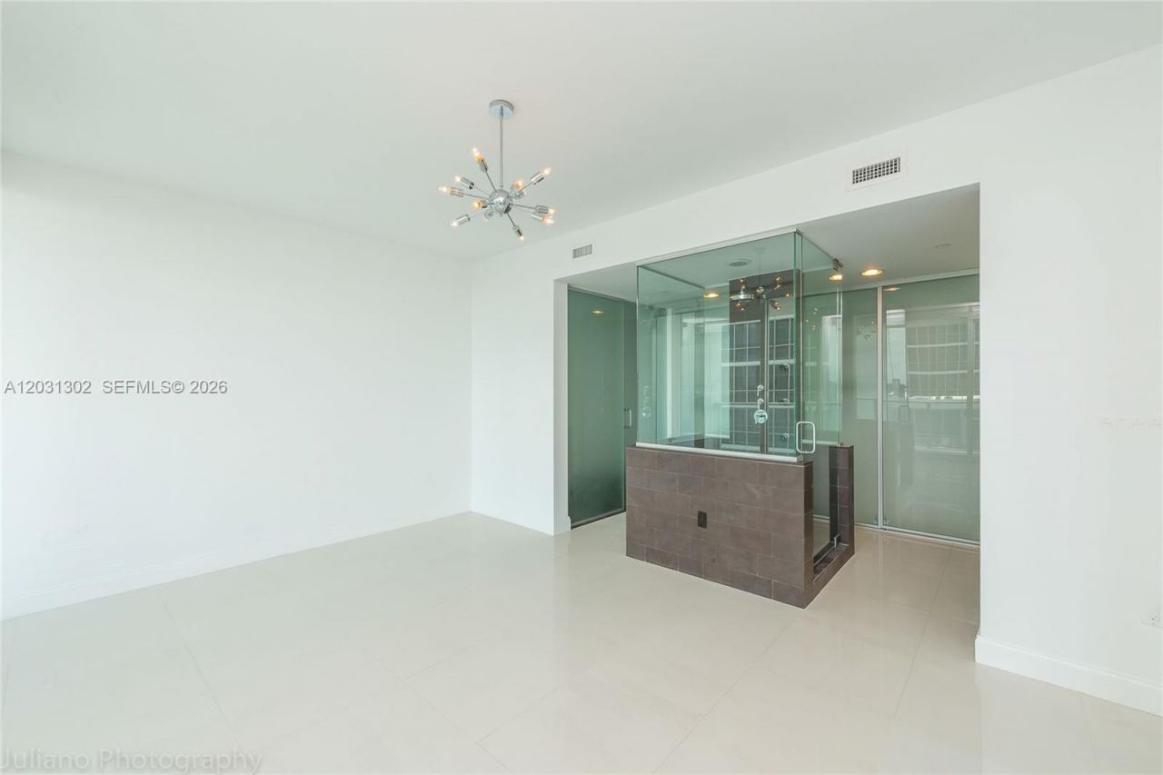 1040 Biscayne Blvd , Unit 1205, Miami, FL 33132 Photo