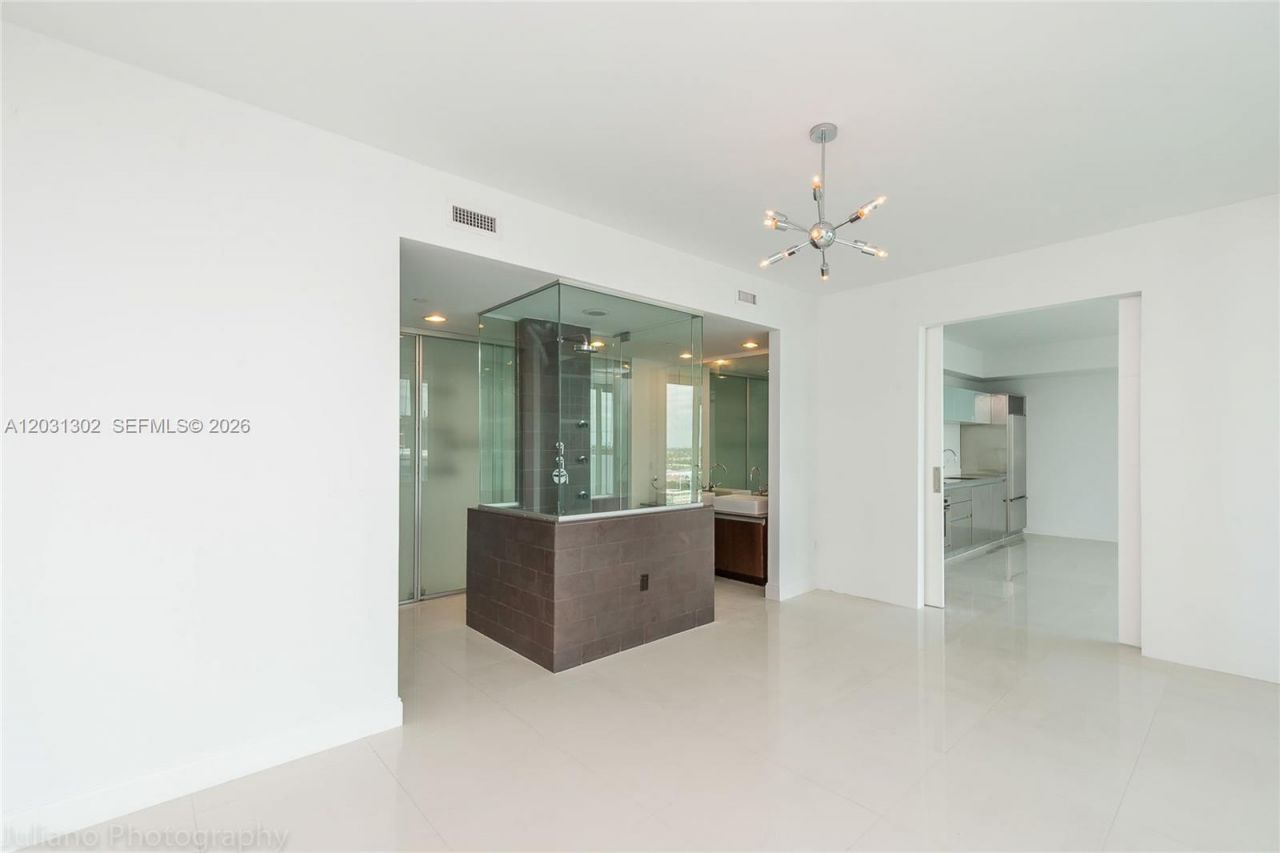 1040 Biscayne Blvd , Unit 1205, Miami, FL 33132 Photo