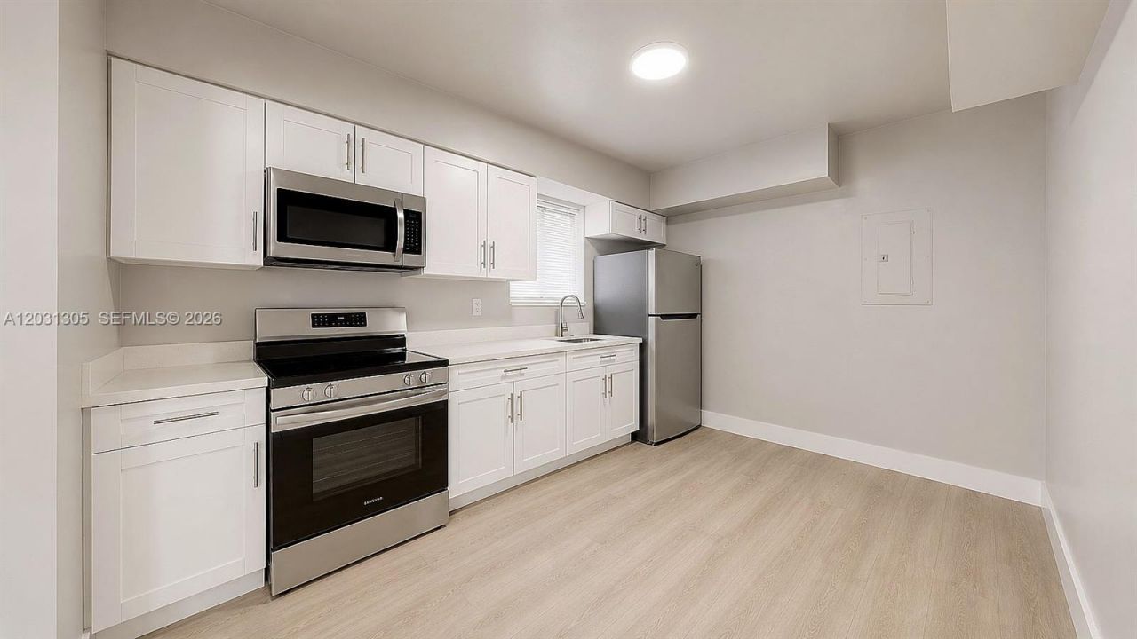 101 W 11th St , Unit 8, Hialeah, FL 33010 Photo