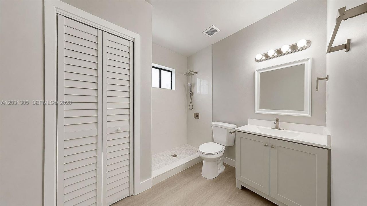 101 W 11th St , Unit 8, Hialeah, FL 33010 Photo
