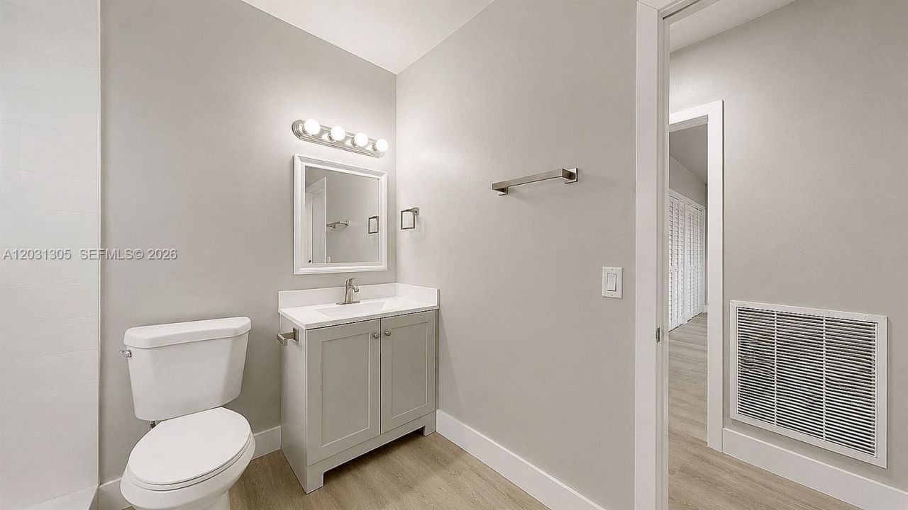 101 W 11th St , Unit 8, Hialeah, FL 33010 Photo