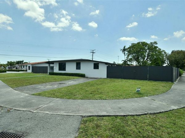 8350 SW 12th Ter , Miami, FL 33144