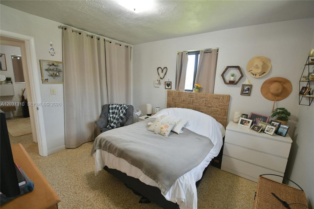 8350 SW 12th Ter , Miami, FL 33144 Photo