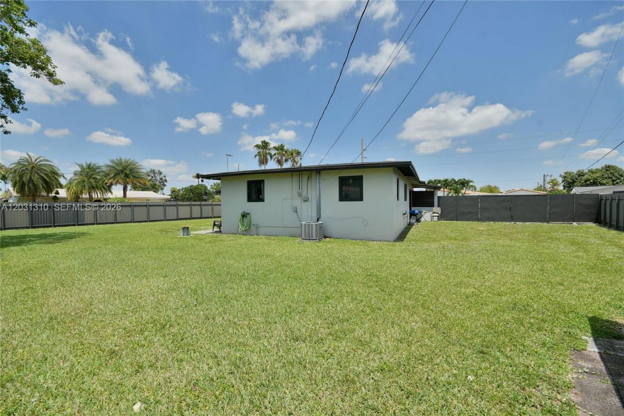 8350 SW 12th Ter , Miami, FL 33144 Photo