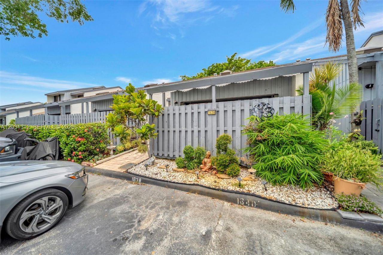 1638 N 15th Ter, Hollywood, FL 33020 Photo