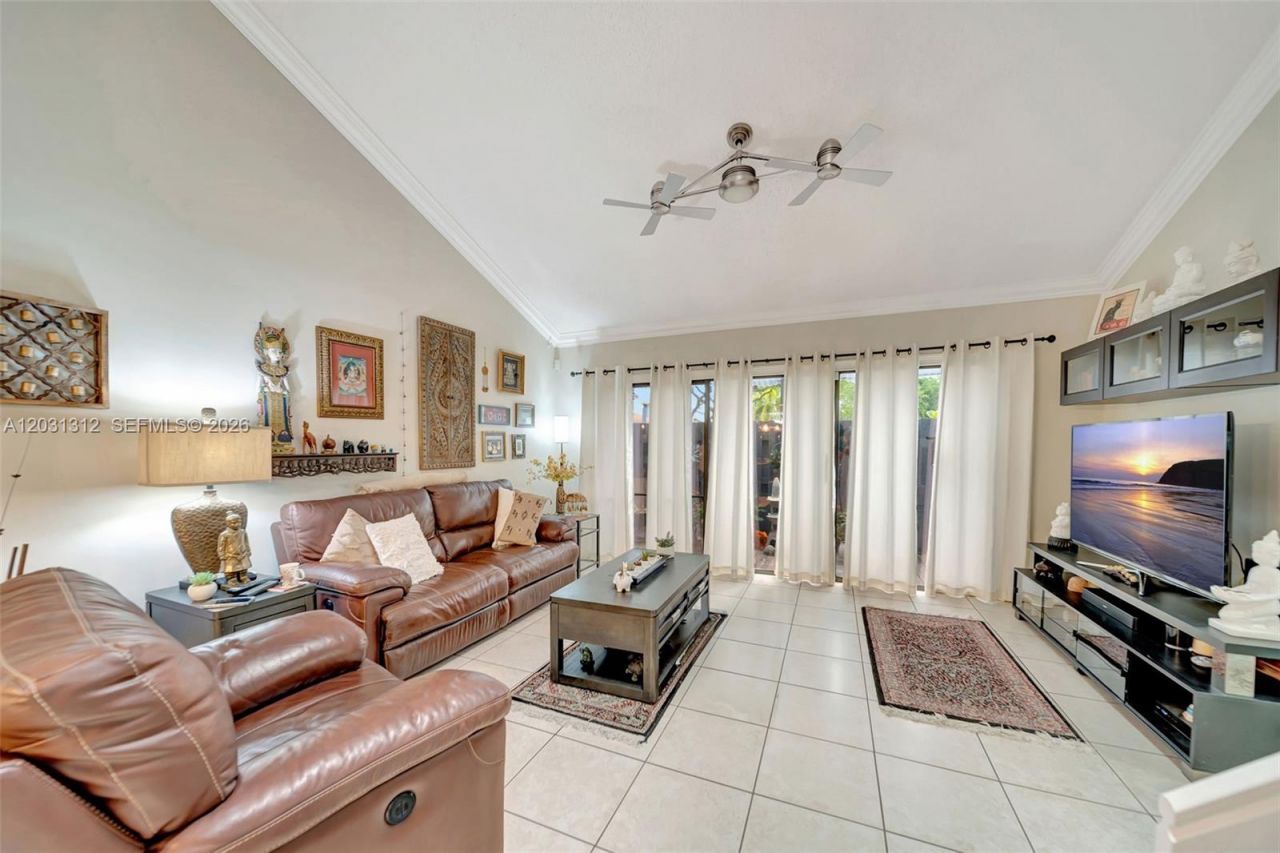 1638 N 15th Ter, Hollywood, FL 33020 Photo