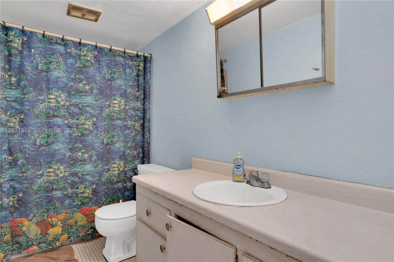 1200 Tallwood Ave , Unit 202, Hollywood, FL 33021 Photo