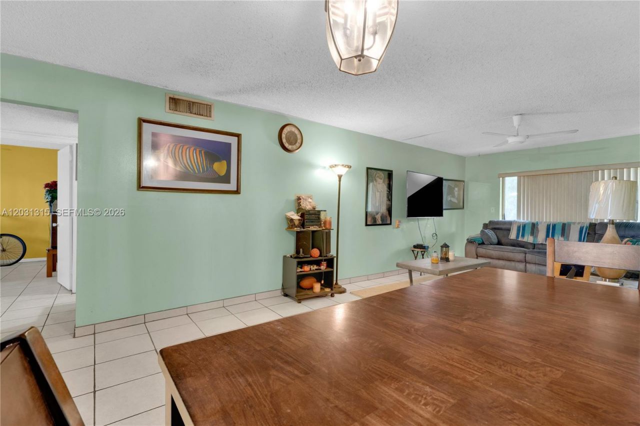 1200 Tallwood Ave , Unit 202, Hollywood, FL 33021 Photo