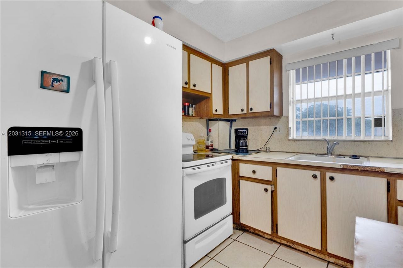 1200 Tallwood Ave , Unit 202, Hollywood, FL 33021 Photo