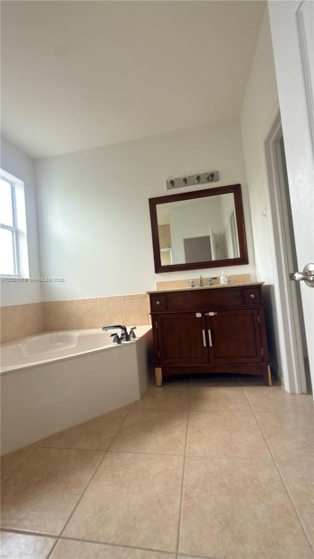 10737 NW 76th Ln , Doral, FL 33178 Photo