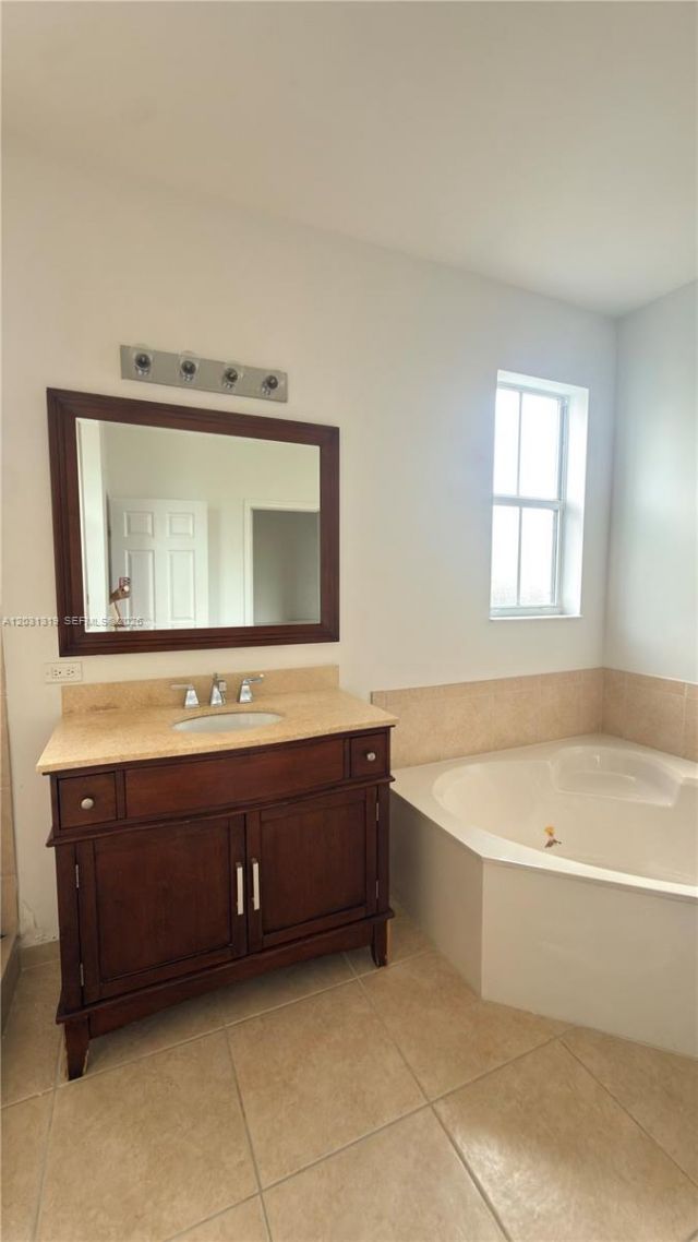 10737 NW 76th Ln , Doral, FL 33178 Photo
