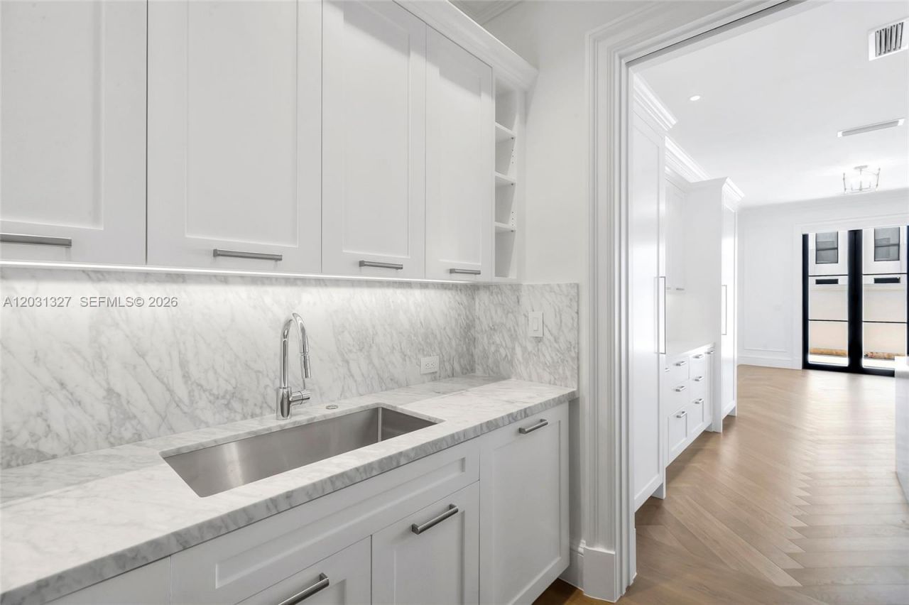 2611 Anderson Rd , Unit 2611, Coral Gables, FL 33134 Photo