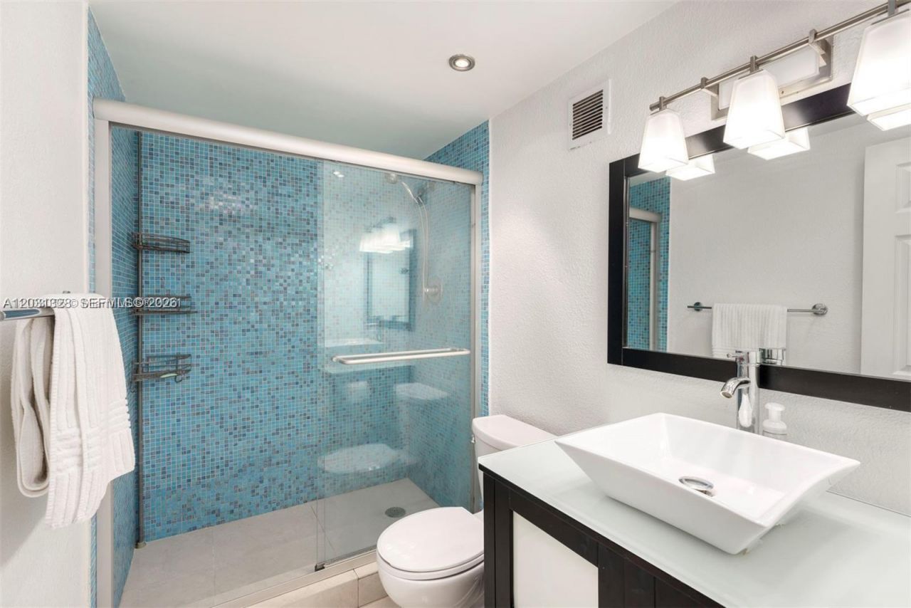 1200 West Ave , Unit 725, Miami Beach, FL 33139 Photo