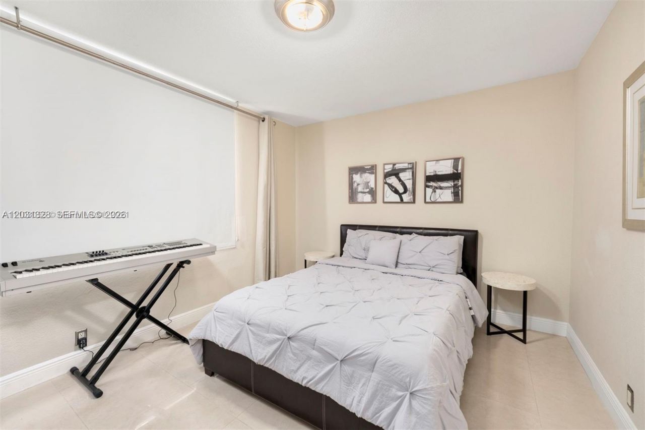 1200 West Ave , Unit 725, Miami Beach, FL 33139 Photo