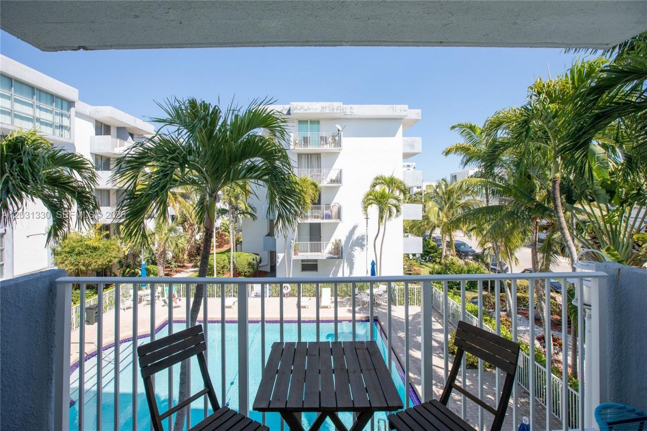 1801 S Treasure Dr , Unit 321, North Bay Village, FL 33141 Photo