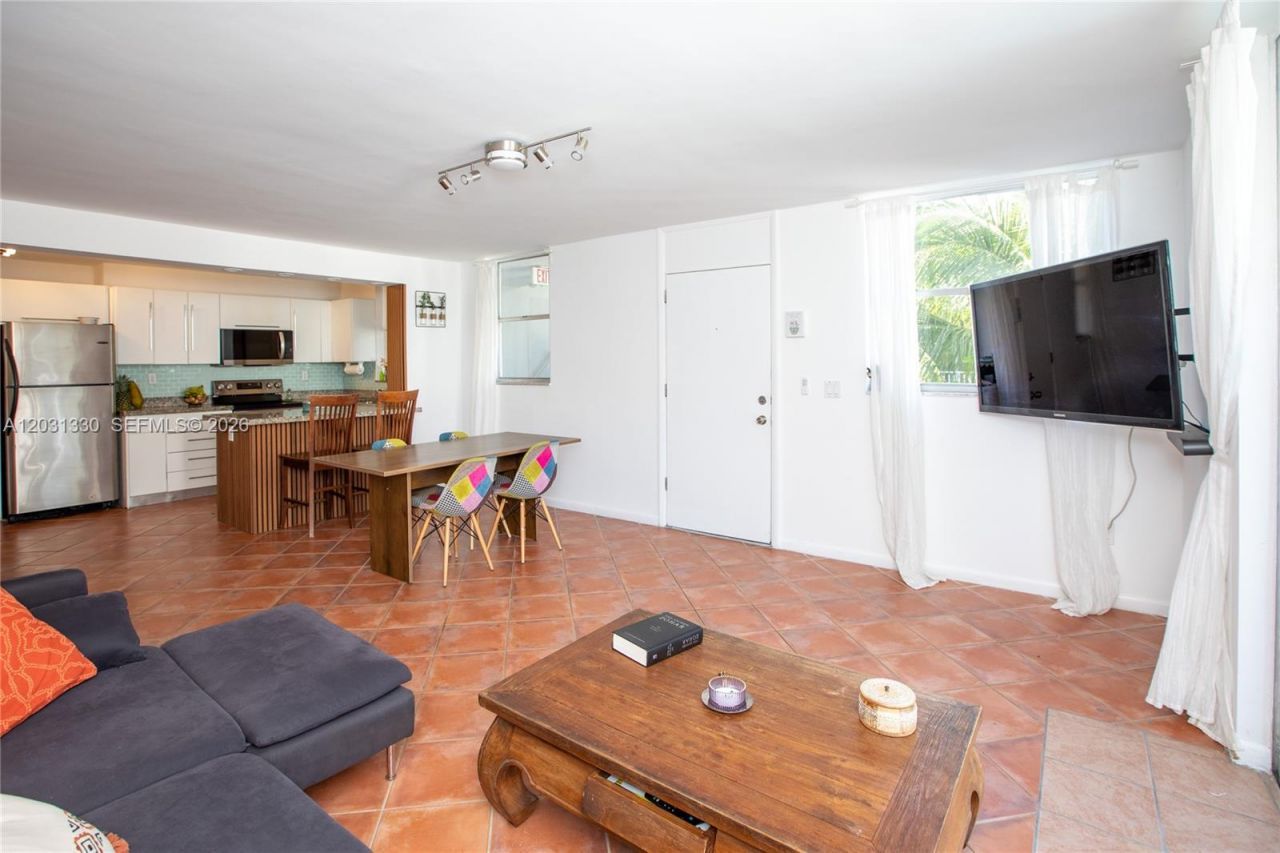 1801 S Treasure Dr , Unit 321, North Bay Village, FL 33141 Photo