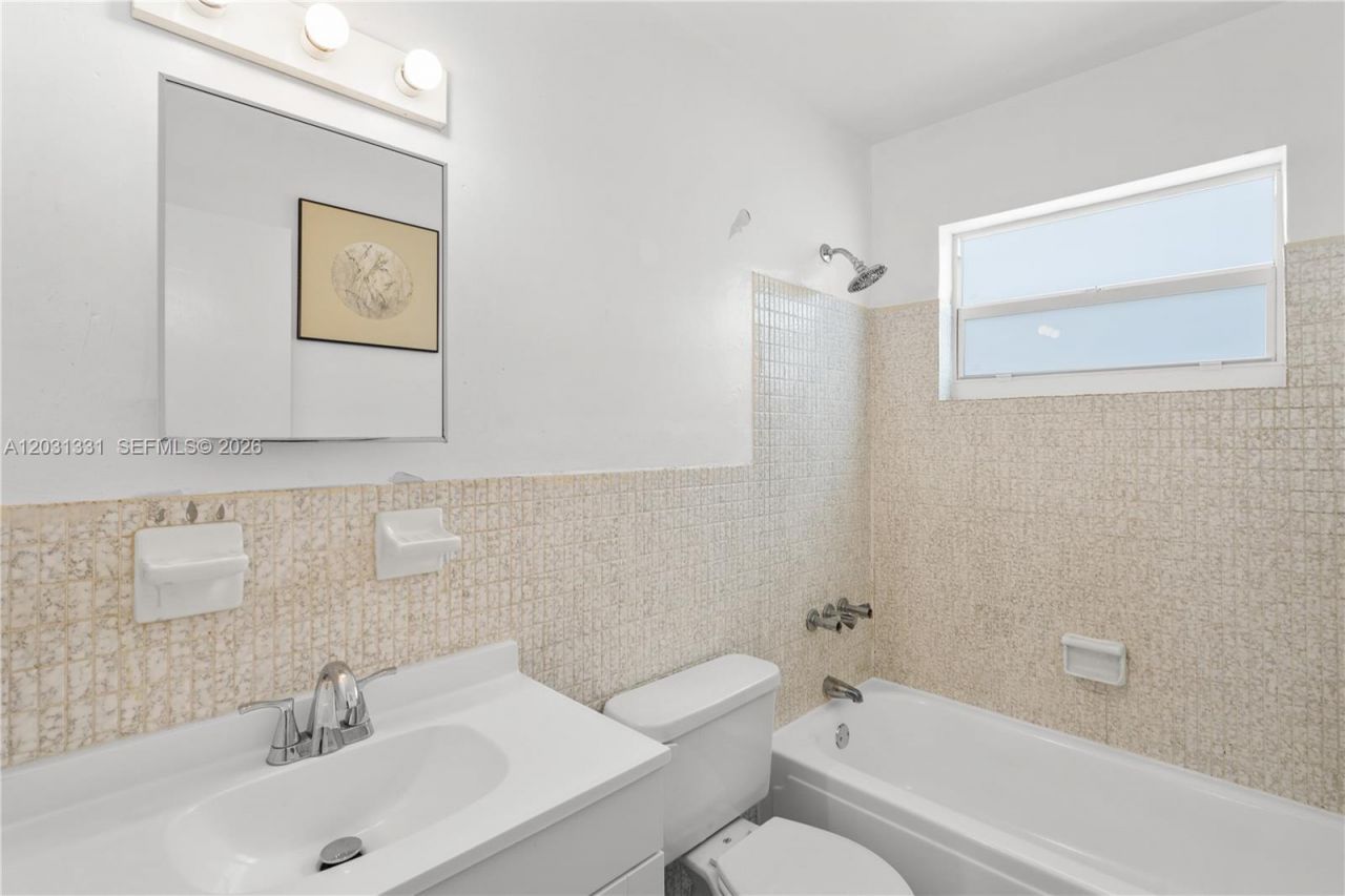 856 SW 10th St, Unit 1, Hallandale Beach, FL 33009 Photo