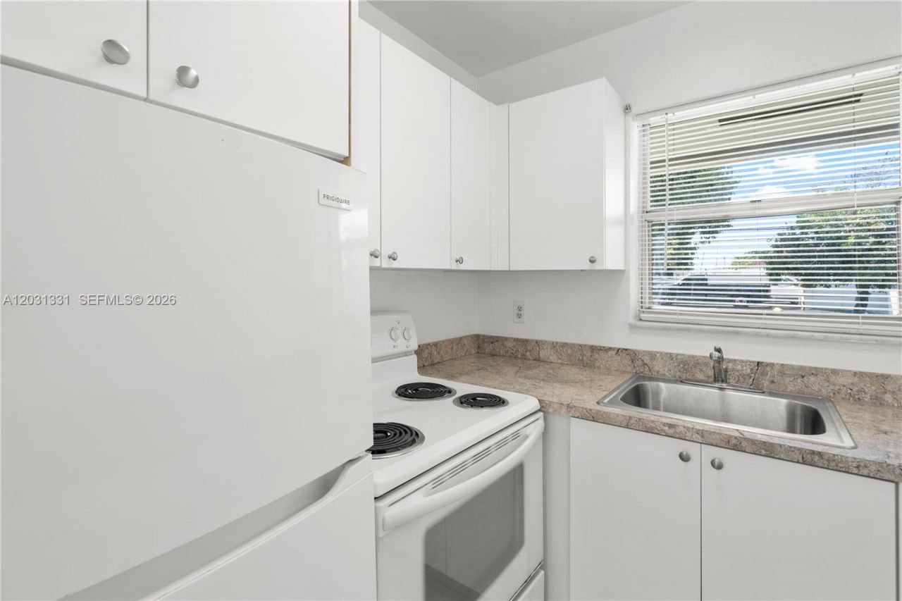 856 SW 10th St, Unit 1, Hallandale Beach, FL 33009 Photo