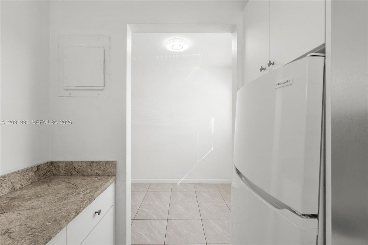856 SW 10th St, Unit 1, Hallandale Beach, FL 33009 Photo