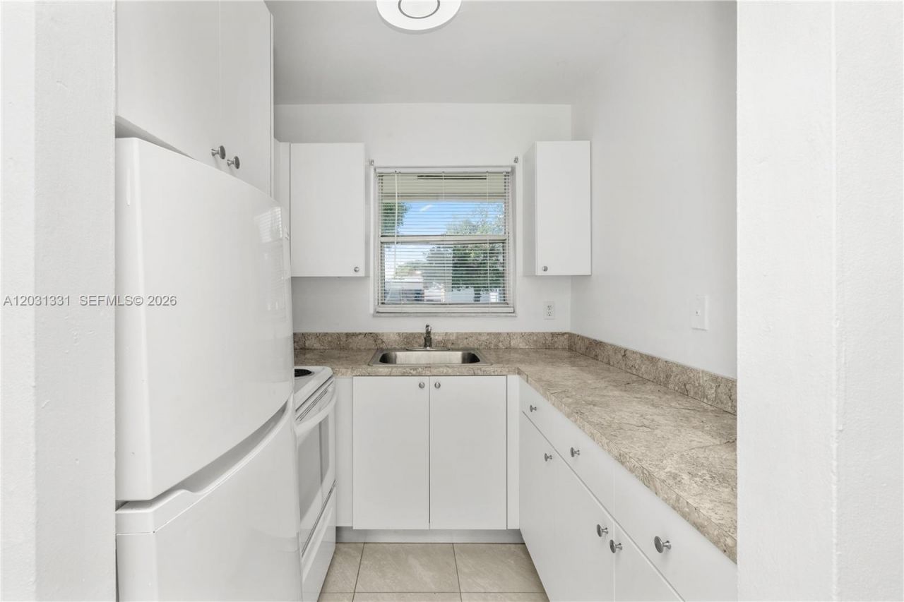 856 SW 10th St, Unit 1, Hallandale Beach, FL 33009 Photo