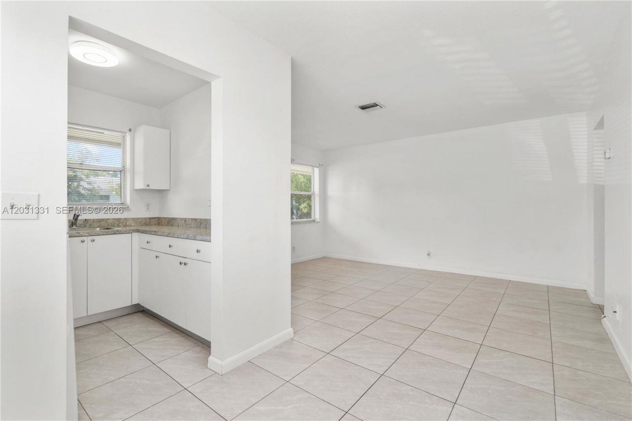 856 SW 10th St, Unit 1, Hallandale Beach, FL 33009 Photo