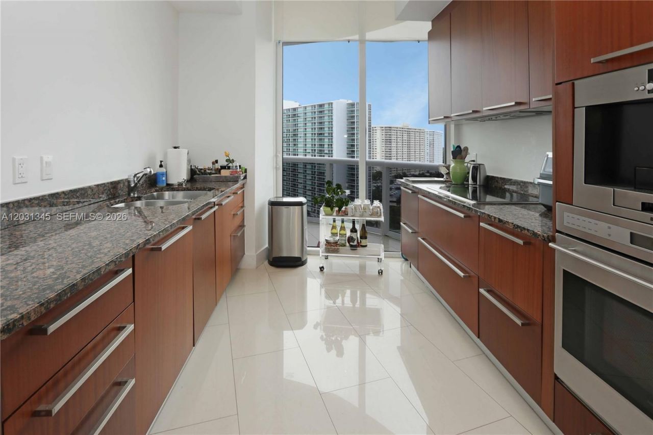 15811 Collins Ave , Unit 1105, Sunny Isles Beach, FL 33160 Photo