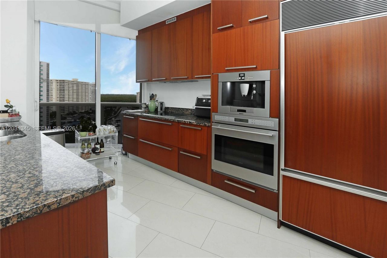 15811 Collins Ave , Unit 1105, Sunny Isles Beach, FL 33160 Photo