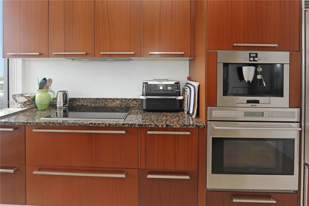 15811 Collins Ave , Unit 1105, Sunny Isles Beach, FL 33160 Photo