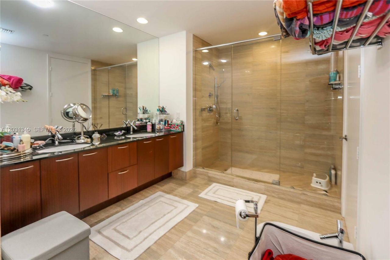 15811 Collins Ave , Unit 1105, Sunny Isles Beach, FL 33160 Photo