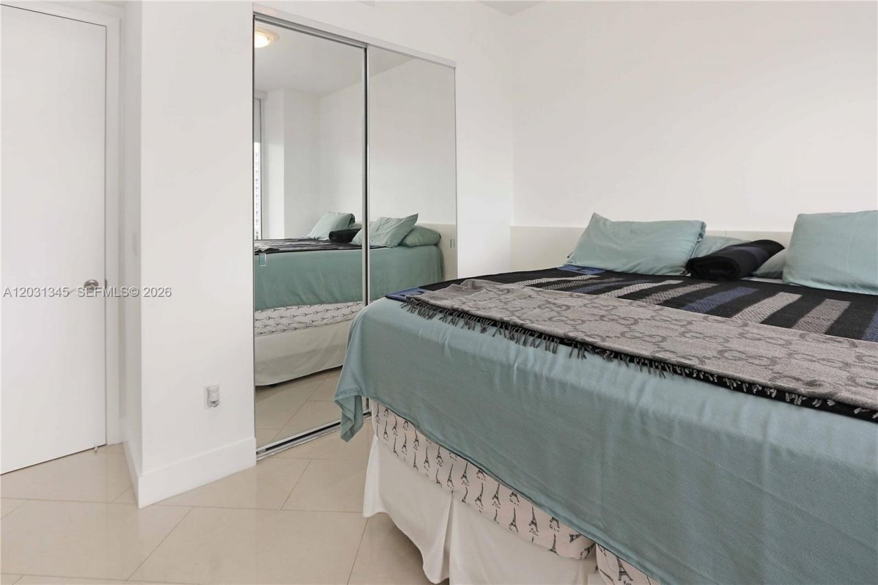15811 Collins Ave , Unit 1105, Sunny Isles Beach, FL 33160 Photo
