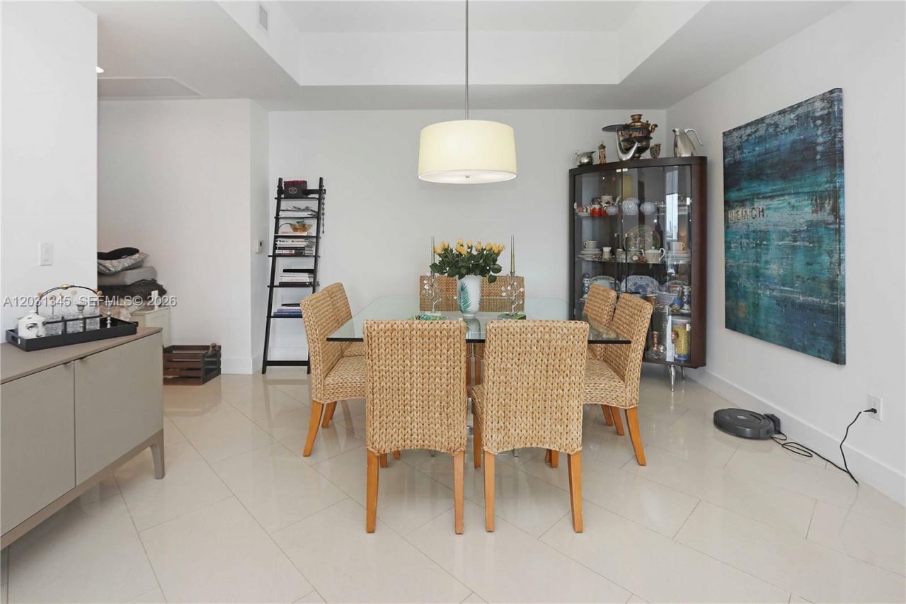 15811 Collins Ave , Unit 1105, Sunny Isles Beach, FL 33160 Photo