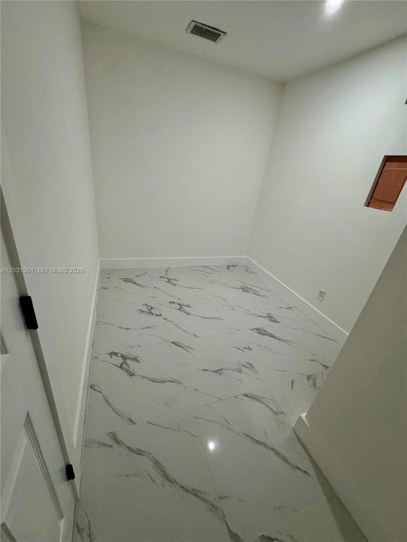 2326 NW 59th St , Miami, FL 33142 Photo